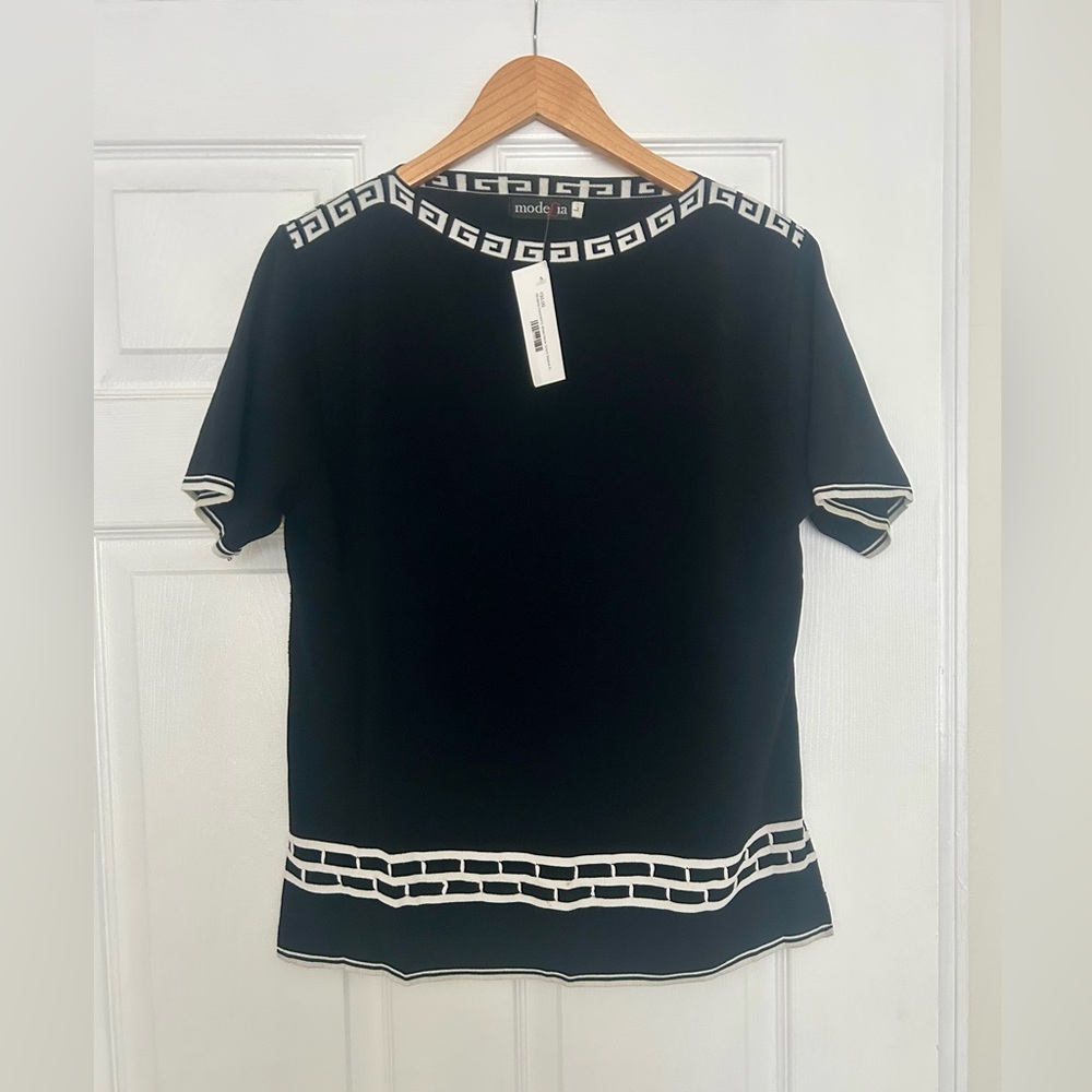 Modelia boatneck Short sleeve top size L NWT
